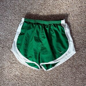 Nike Shorts 💚